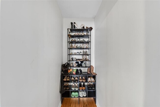 Building Photo - 3941 Forest Dr