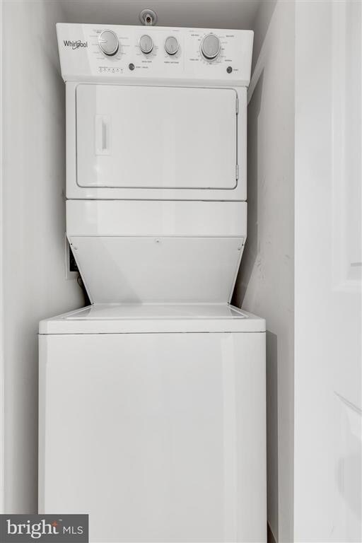 Building Photo - 915 E St NW