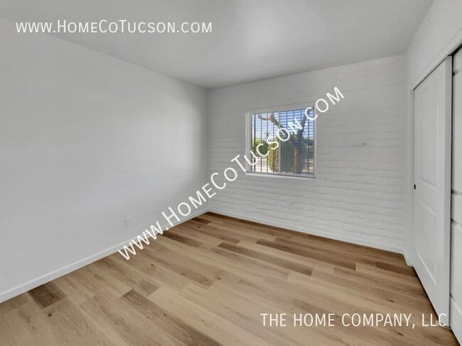 Building Photo - 8509 E Beverly St