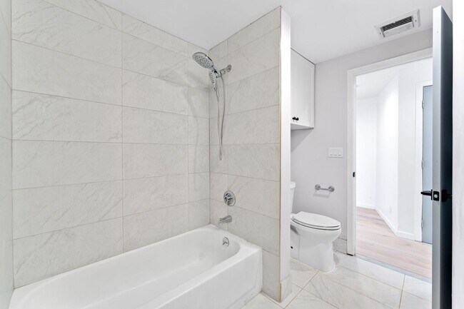 Building Photo - 689 Marin Blvd