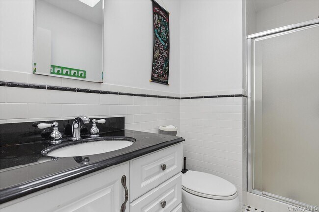 Building Photo - 2 Acorn Path