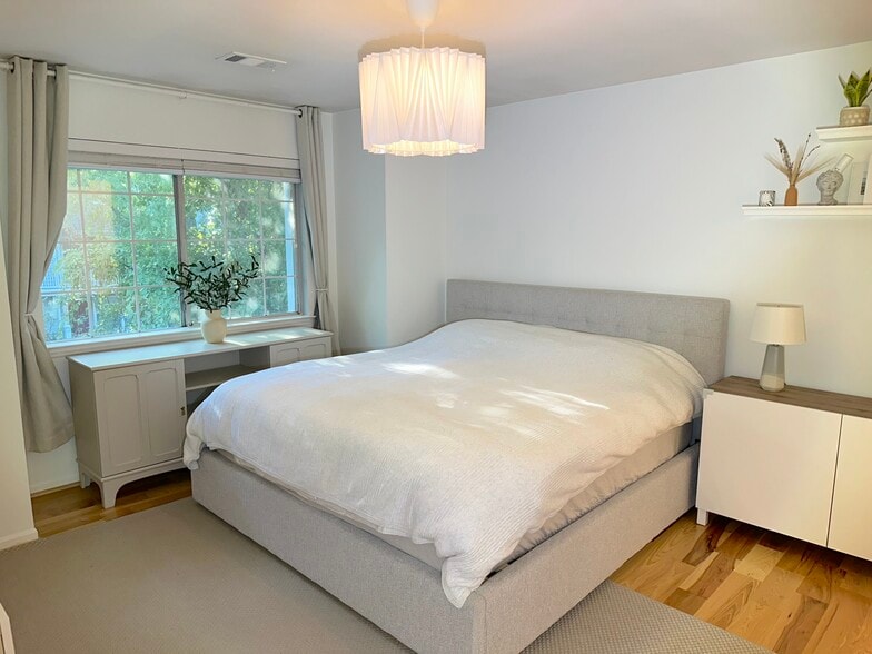Bedroom 1 with Full Bath - 5801 Inman Park Cir
