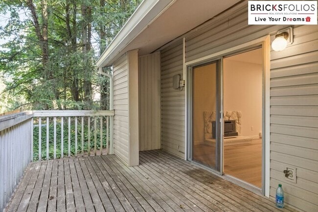 Building Photo - Live Steps from Microsoft | Stylish 2BR Condo with Fireplace & Parking