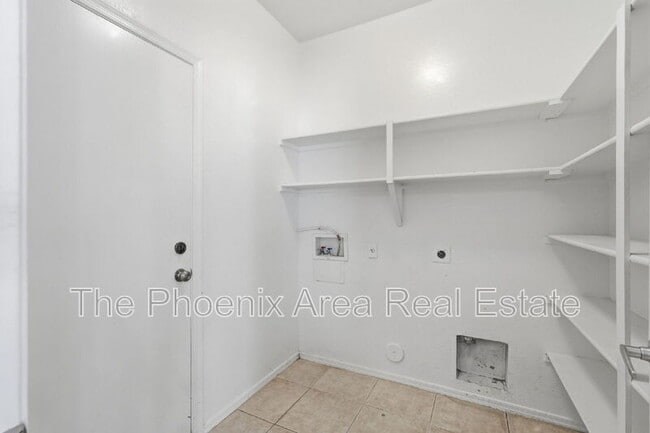 Building Photo - 310 Mountain View Rd