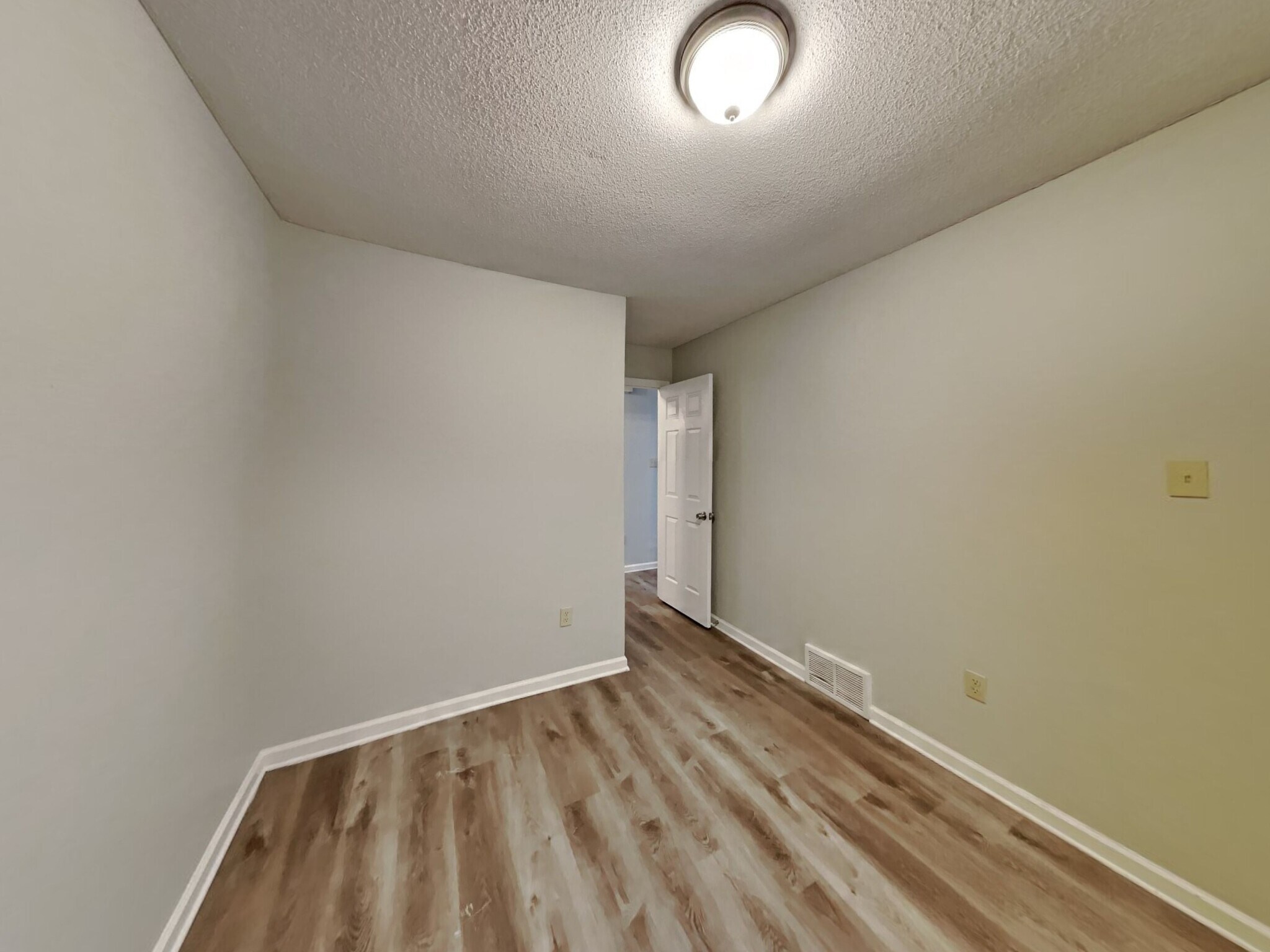 Building Photo - 4847 Gadwall Dr W
