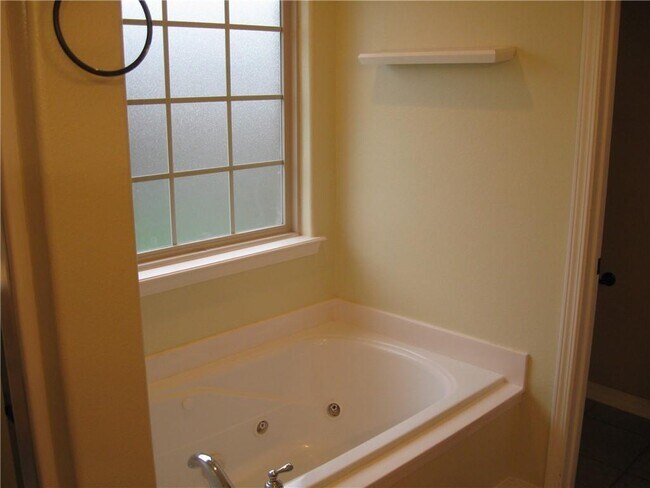Building Photo - 220 Beasley Dr