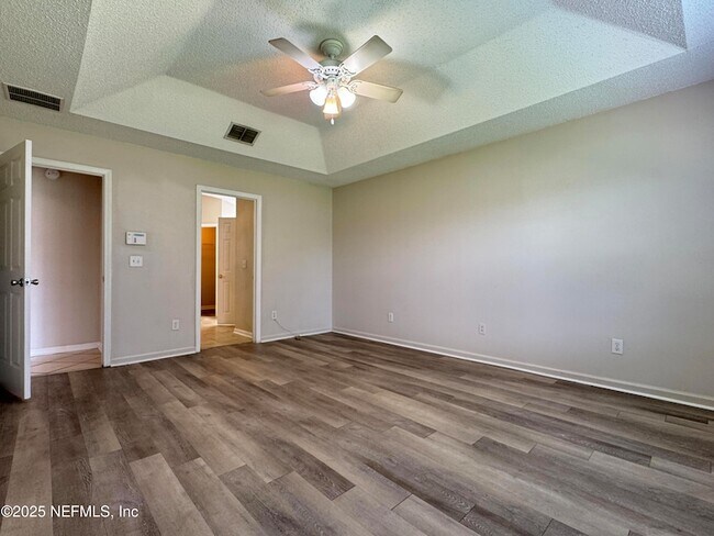 Building Photo - 6835 Otters Den Ct N