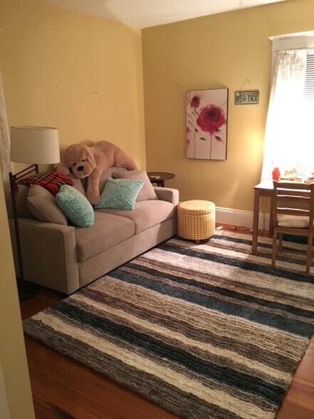 Building Photo - 26 Forrest St