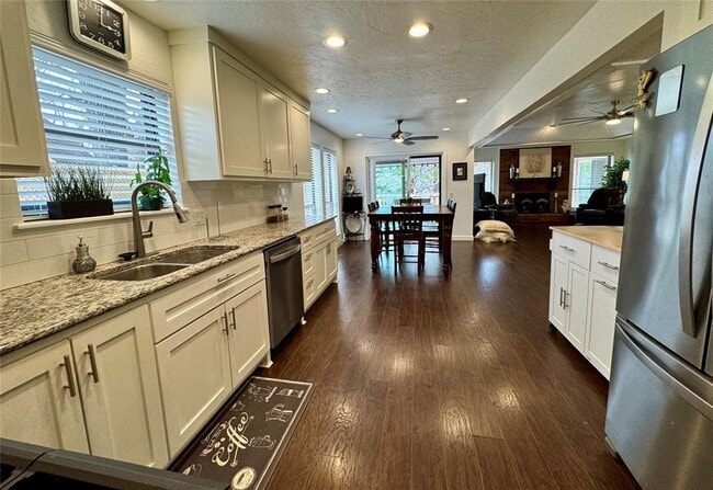 Building Photo - 2301 Tredington Ct