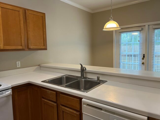 Building Photo - 732 E Mack Bayou Dr