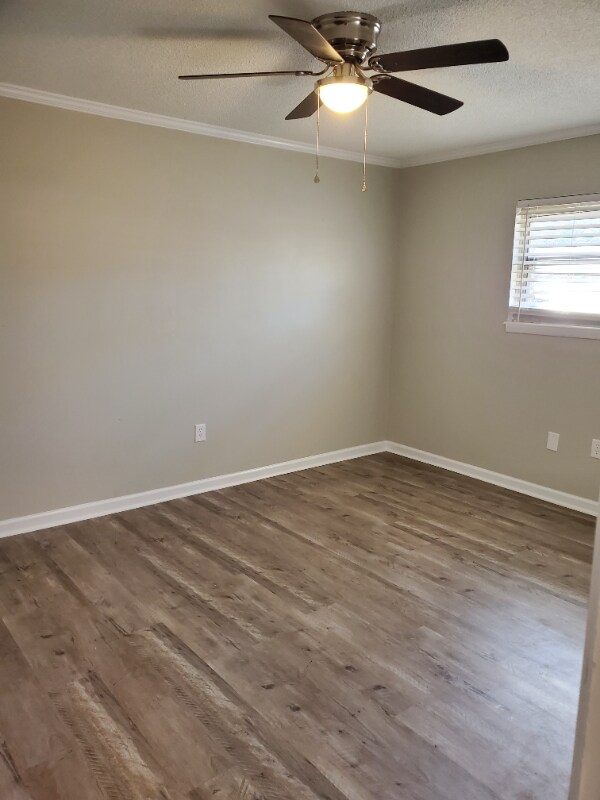 Building Photo - 601 Riverhill Cir