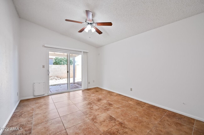 Building Photo - 2602 W Winchcomb Dr