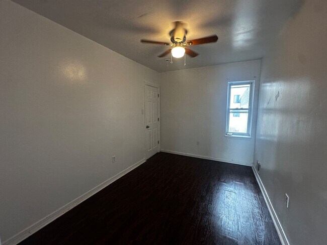 Building Photo - 1813 N Gratz St
