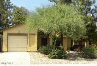 Building Photo - 2834 E Impala Ave