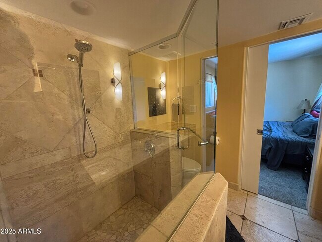 Building Photo - 3625 E Garden Dr