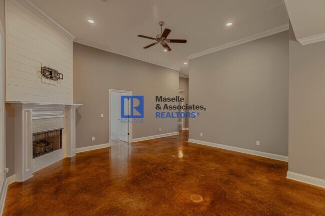 Building Photo - 3 Bed/2 Bath Home in Greenfield Station!!