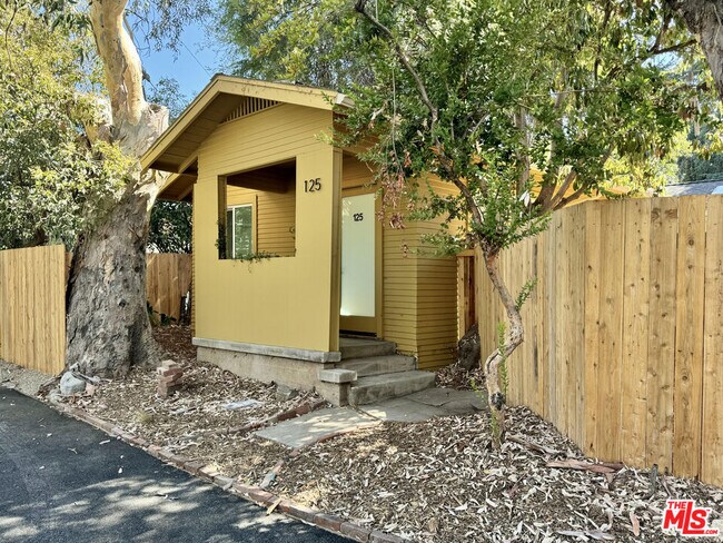 Building Photo - 125 Hackett Pl