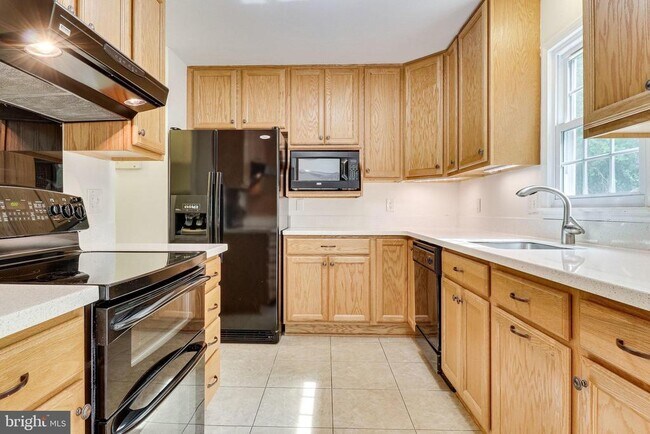 Building Photo - 4809 Tabard Pl