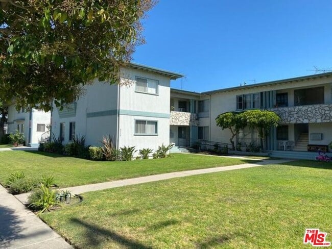 Building Photo - 5784 Corbett St