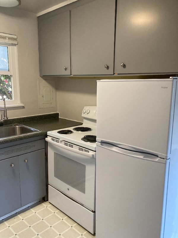 Building Photo - 1215 Queen Anne Ave N