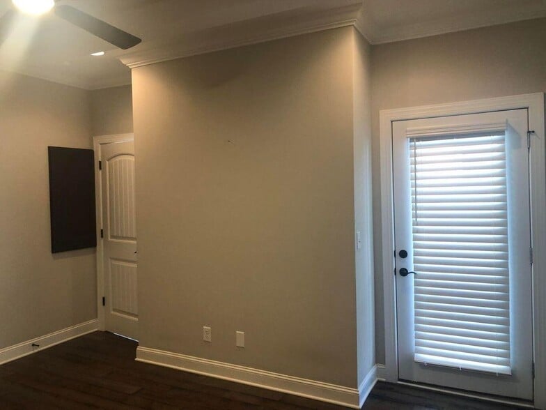 Building Photo - 1531 Washington St