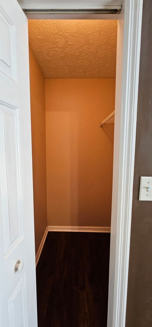 Building Photo - No HOA! Peaceful Cul-de-Sac Living with Ou...