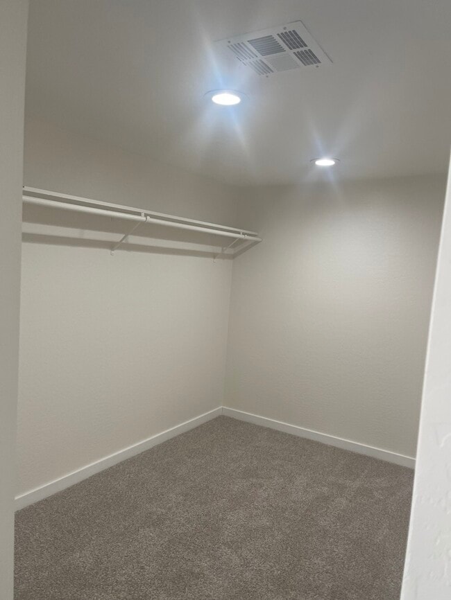Building Photo - REUDUCED PRICE - Fully Remodeled in Arcadi...
