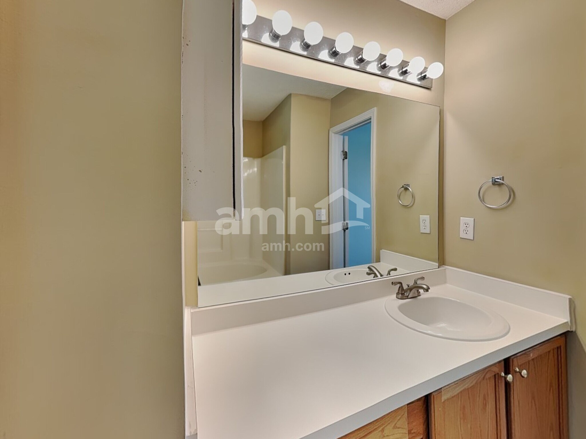 Building Photo - 706 Bellmeade Bay Dr
