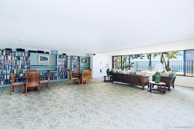Building Photo - 4999 Kahala Ave