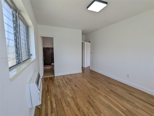 Building Photo - 7805 Crespi Blvd