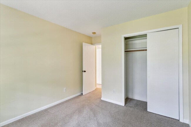 Building Photo - 38 Angelia Way