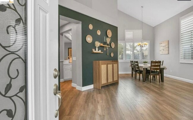 Building Photo - 4010 Goleta Pl