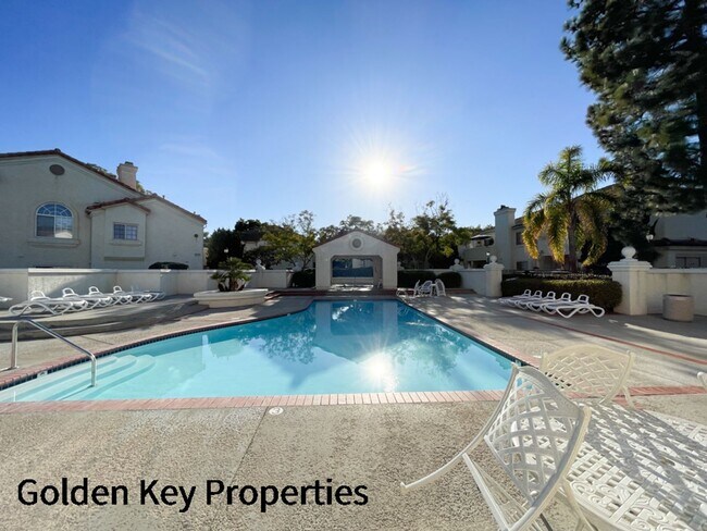 Building Photo - 2BR/1.5BA Condo in Charlemont in Vista! Cl...