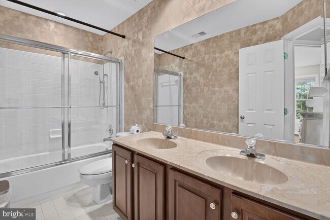 Building Photo - 11432 Cedar Ridge Dr