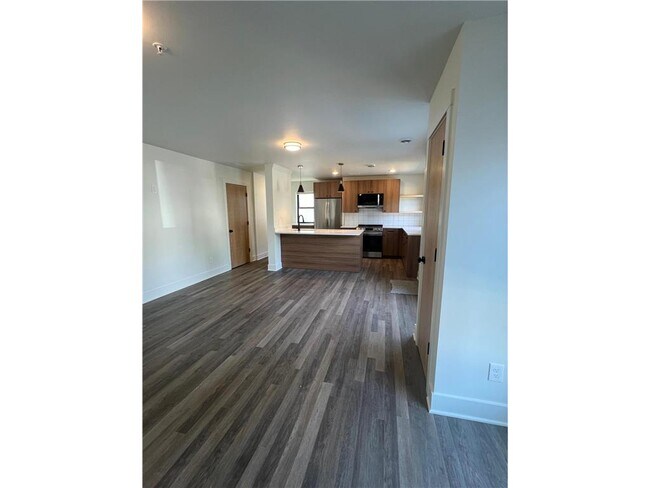 Building Photo - 131-137 W 46th St