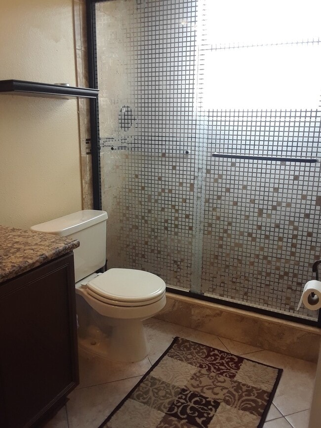 Building Photo - Spacious 4-Bedroom Home in Poinciana!