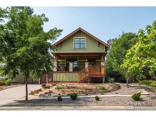 Building Photo - Charming Craftsman Gem Near McKinley Park