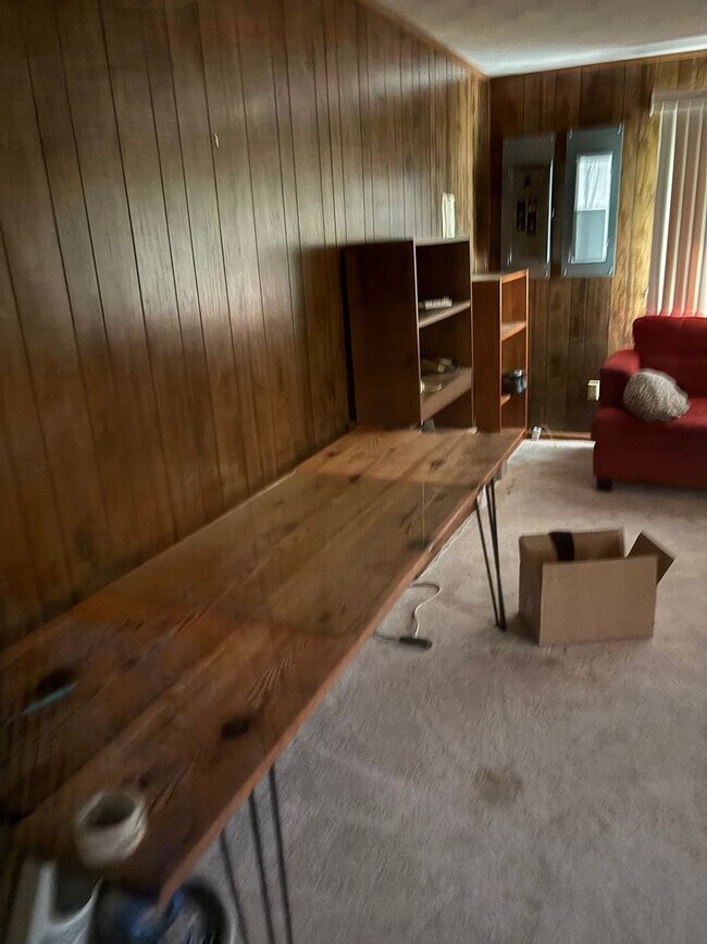 Building Photo - Spacious 4BR House in Knoxville