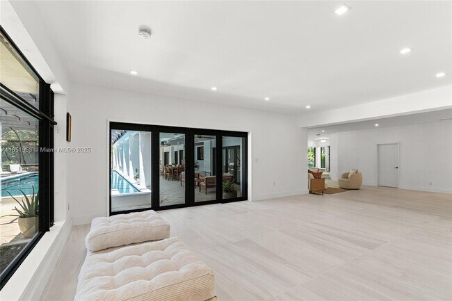Building Photo - 6220 SW 123rd Terrace