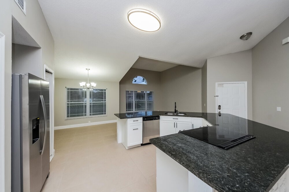 Building Photo - 240 Satinwood Cir