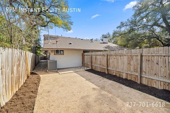 Building Photo - 8110 Ceberry Dr