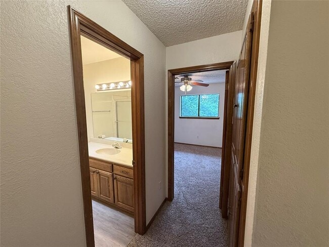 Building Photo - 217 Woodbridge Cir