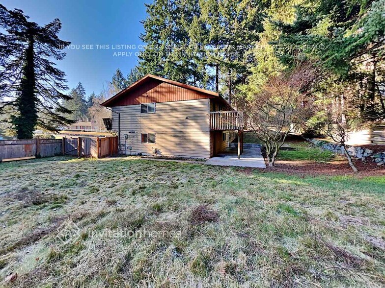 Building Photo - 29836 6th Ave S