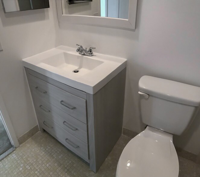 Building Photo - 3000 N Palm Aire Dr