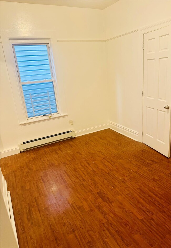 Building Photo - 1718 Melville St