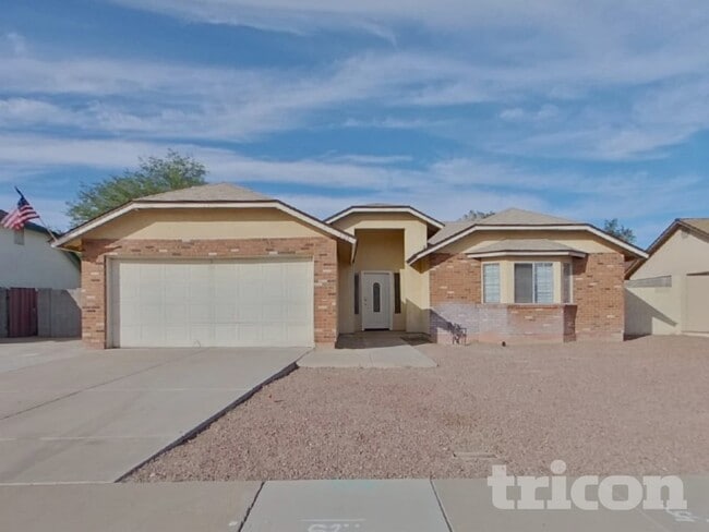 Building Photo - 1128 E Jensen St