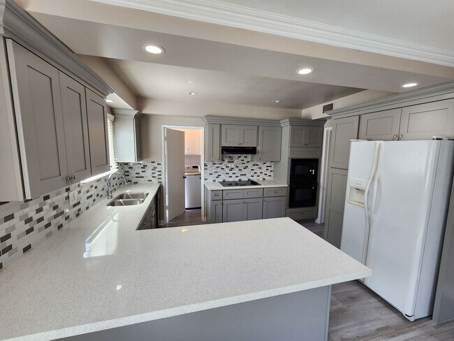 Building Photo - 14020 Faust Ave