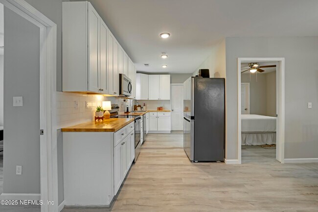 Building Photo - 2908 Broadway Ave