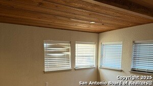 Building Photo - 117 Big Oak Ln