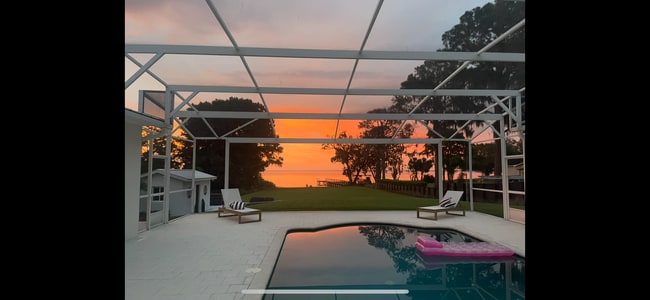 Building Photo - 1021 Temple Grove Pl